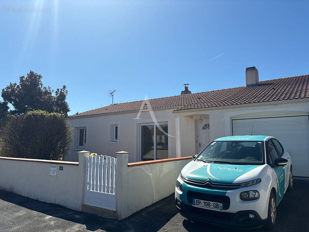Maison à SAINT-JULIEN-DES-LANDES