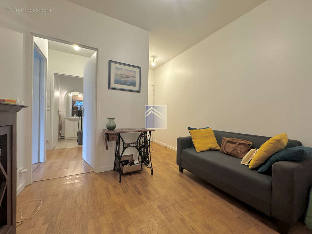 Appartement à COURBEVOIE