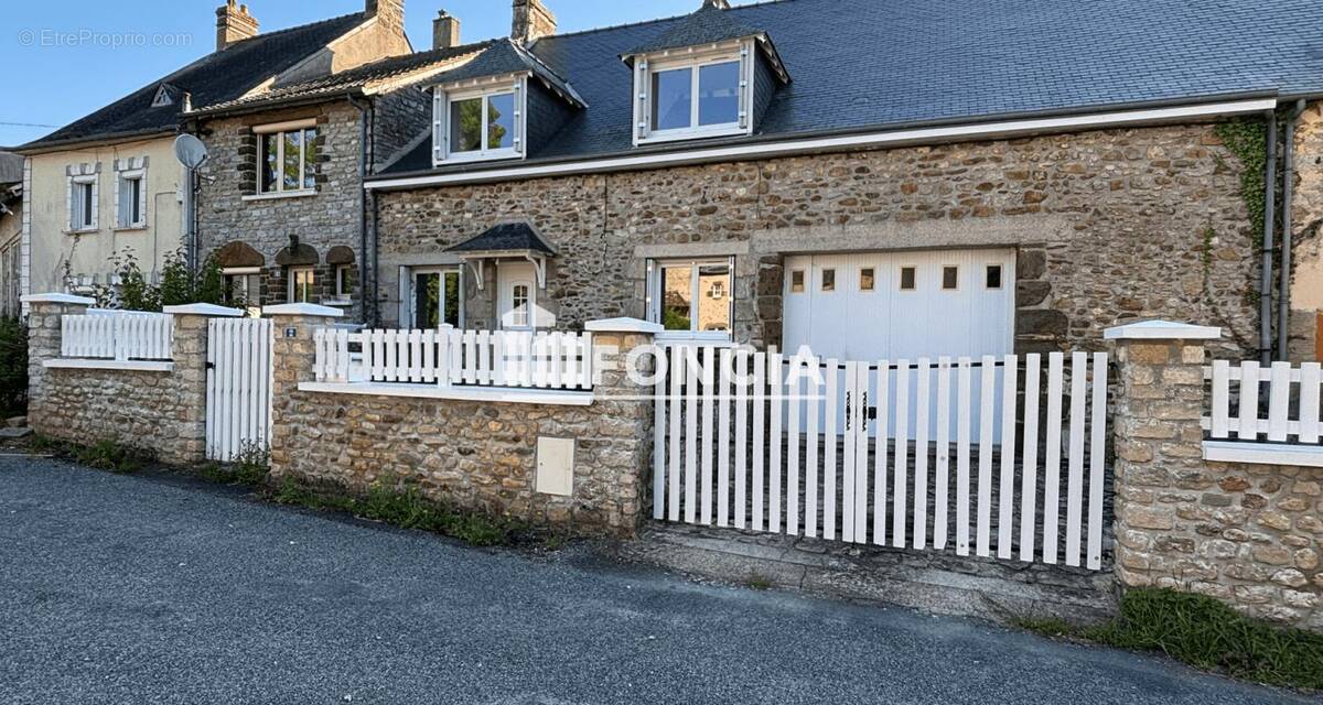Maison à FRESNAY-SUR-SARTHE