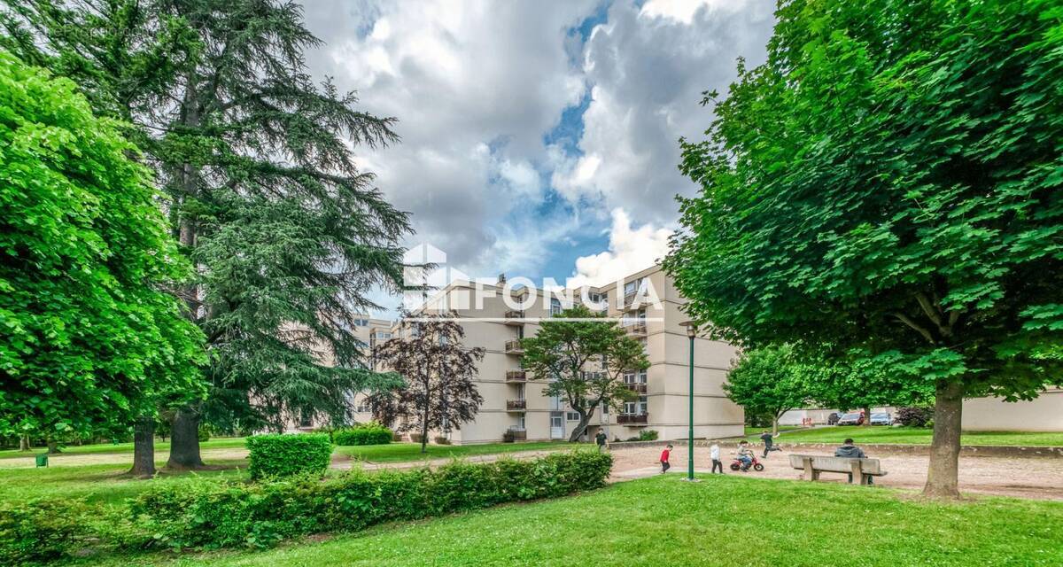 Appartement à LYON-9E