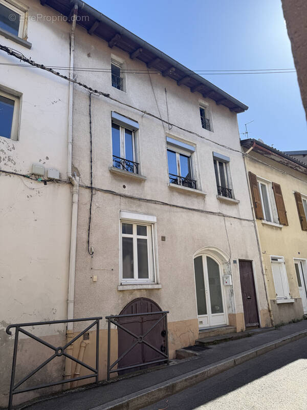 Appartement à SAINT-GENIS-LAVAL