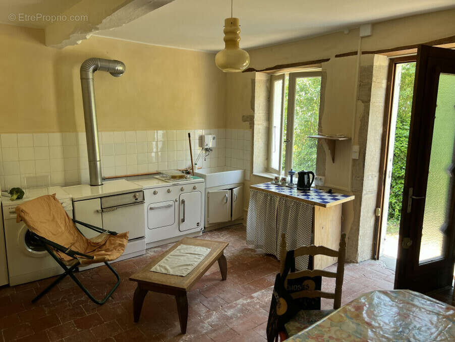 Maison à LA CLAYETTE