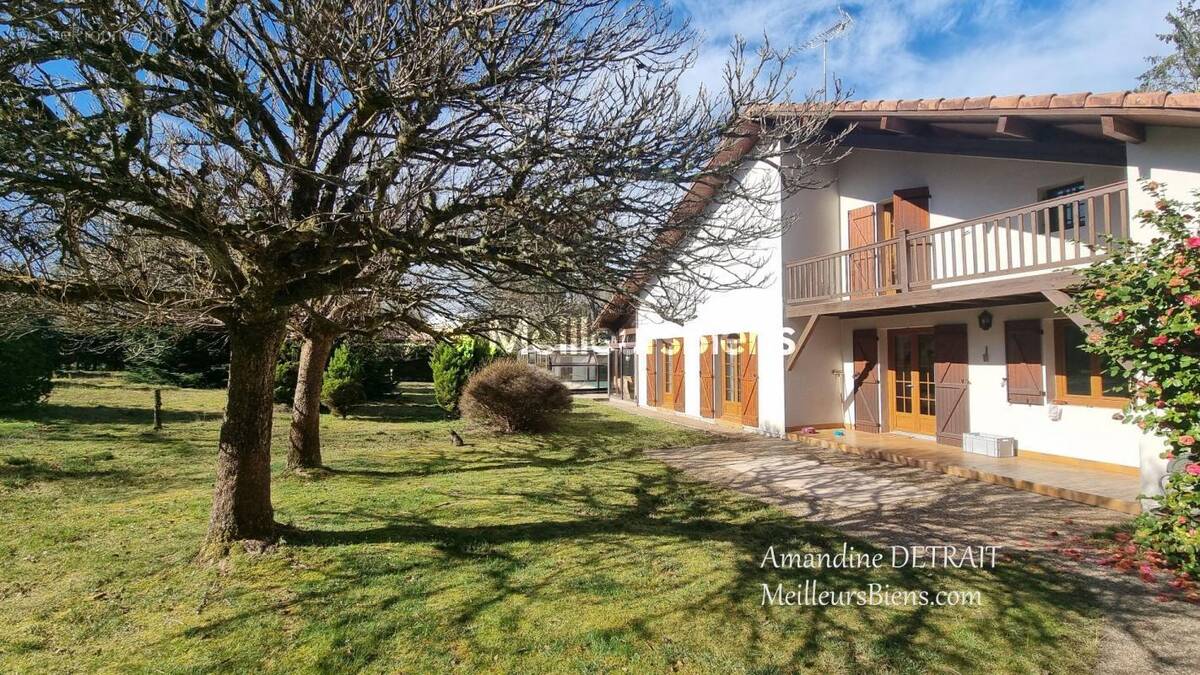 Maison à MEZOS