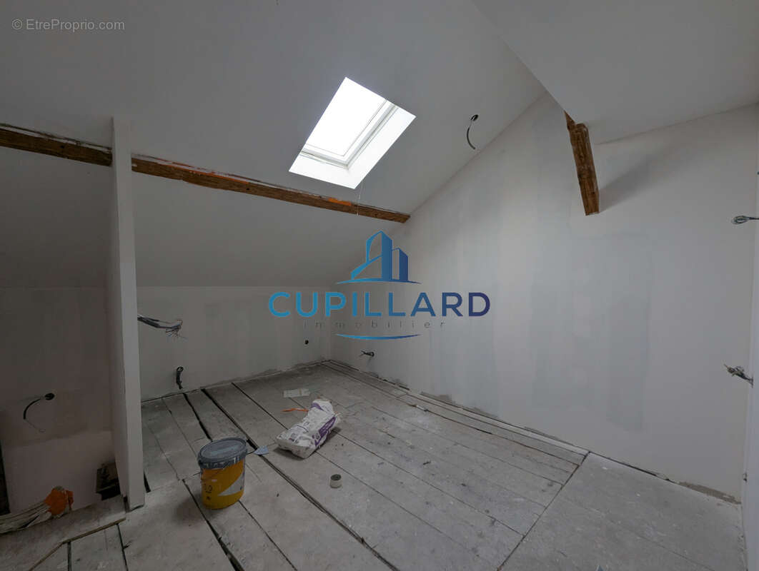 Appartement à RENAISON