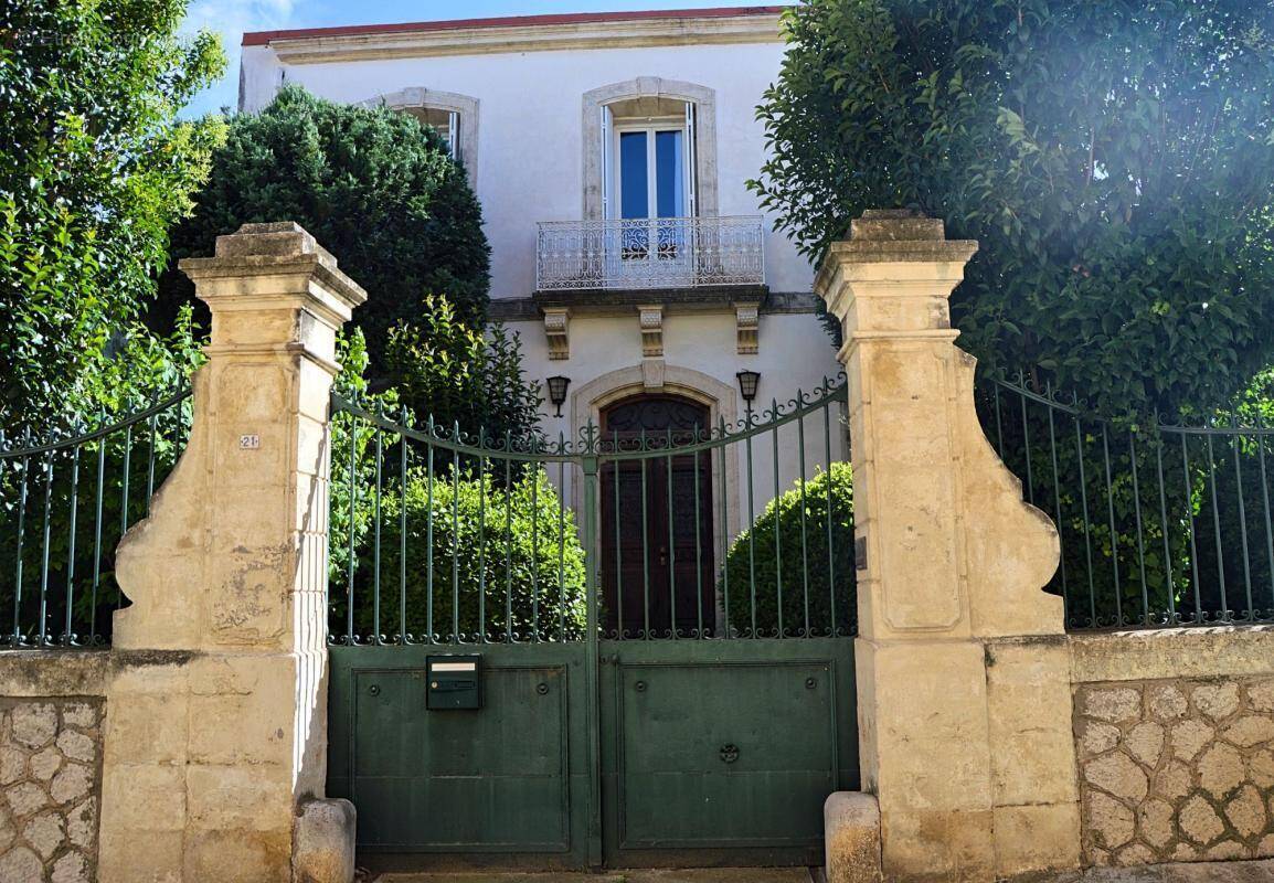 Maison à MONTBAZIN