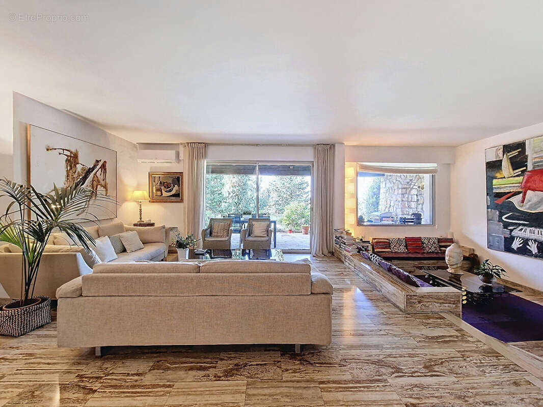 Maison à MOUGINS