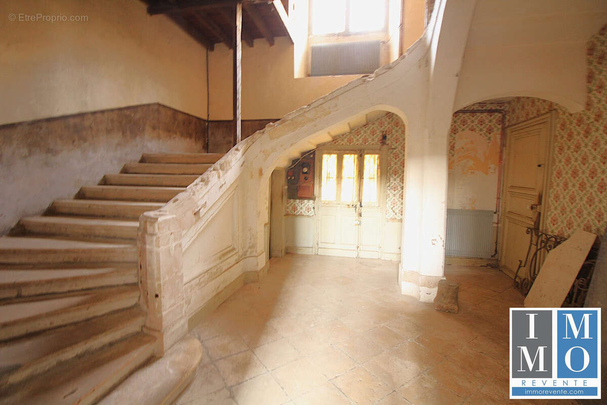 Maison à PLAIMPIED-GIVAUDINS