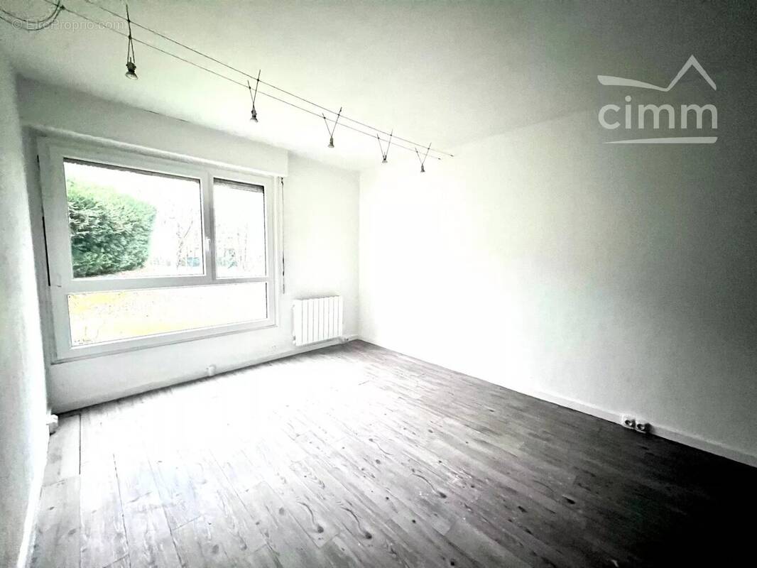 Appartement à LAMORLAYE
