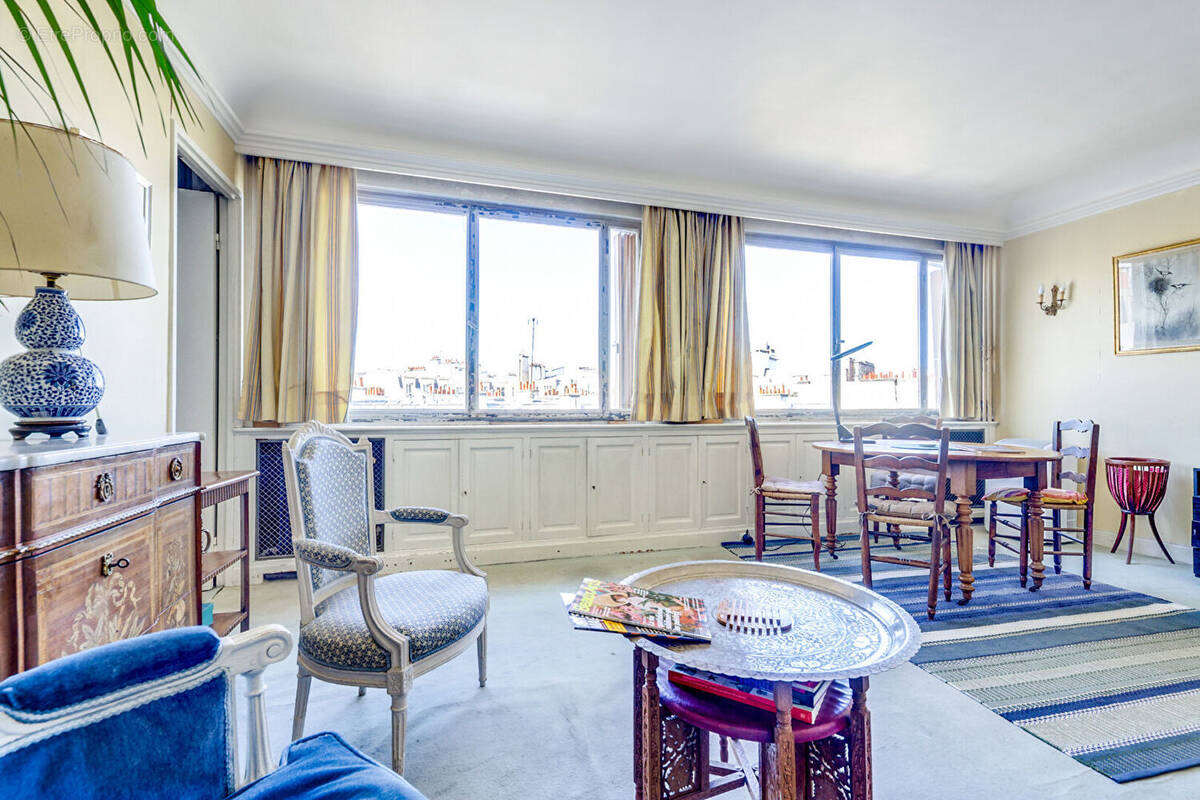 Appartement à PARIS-14E