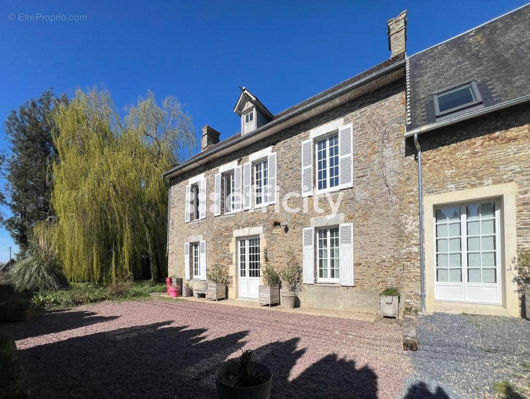 Maison à CAHAGNES