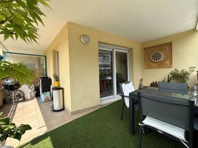 Appartement à CRUSEILLES