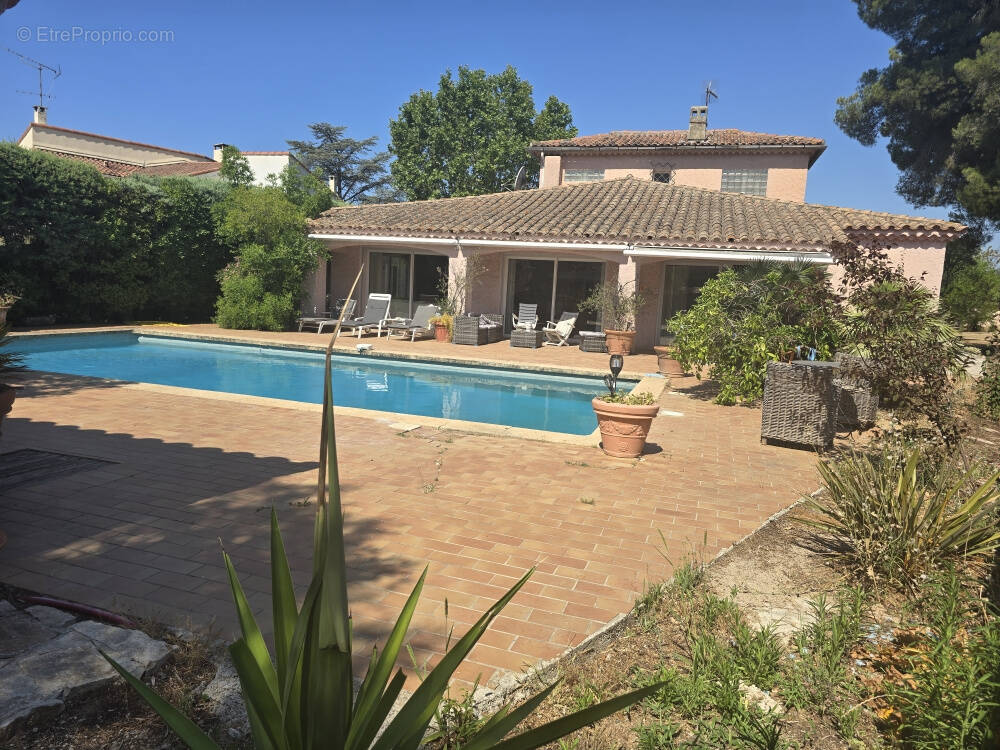 Maison à SAINT-CYR-SUR-MER