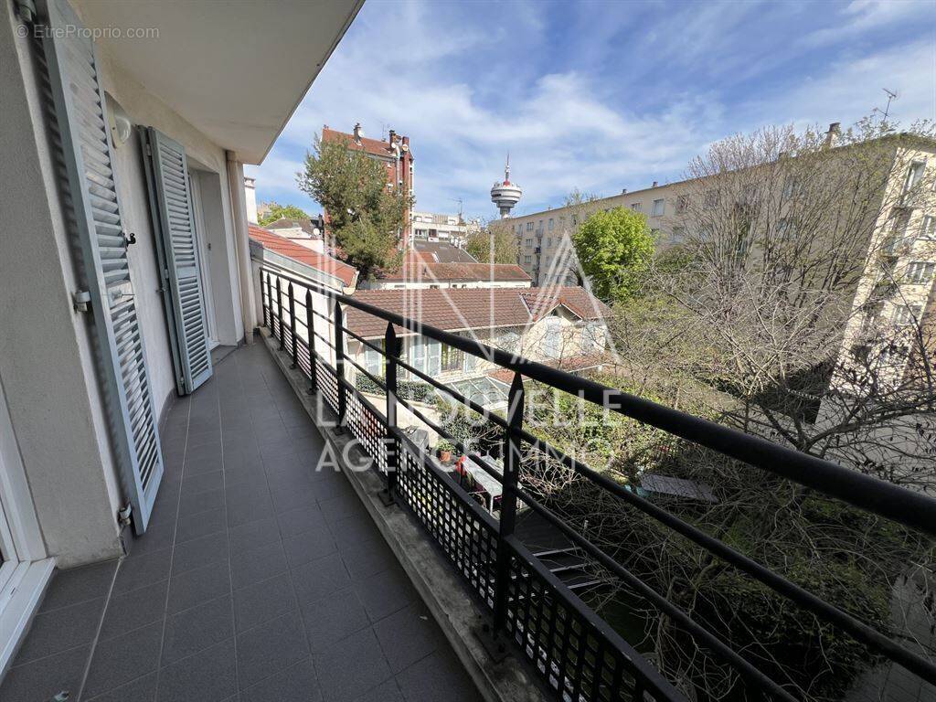 Appartement à LES LILAS