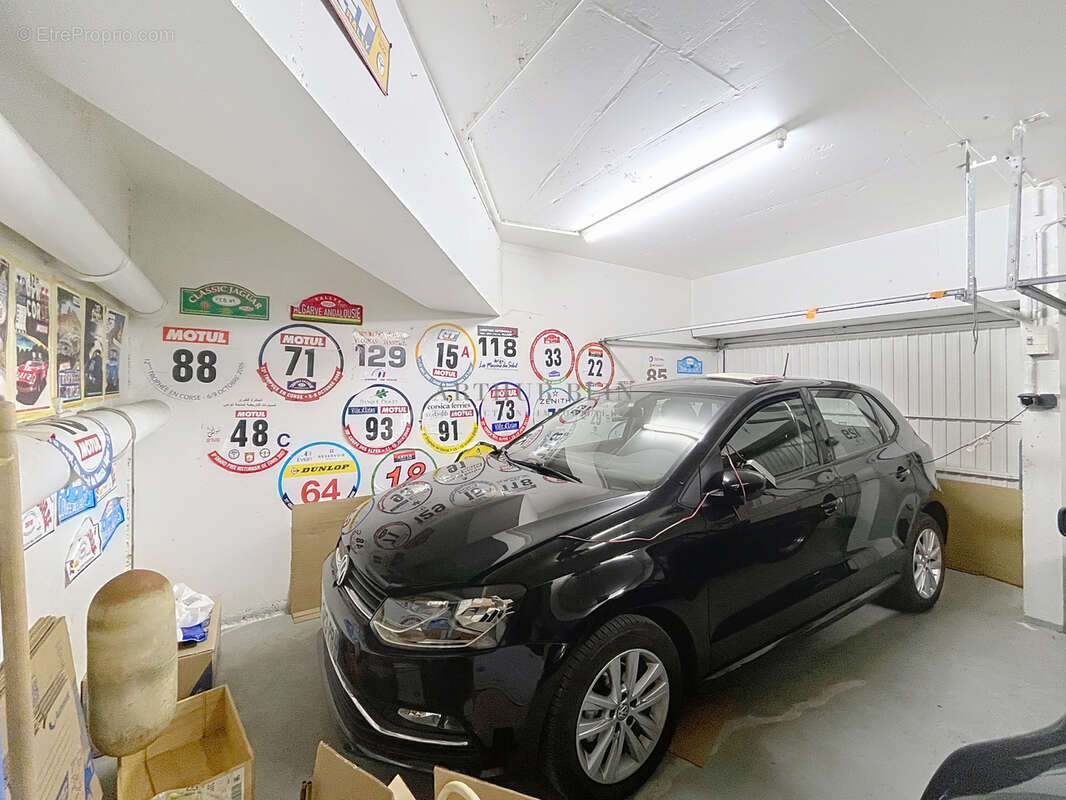 Parking à CANNES