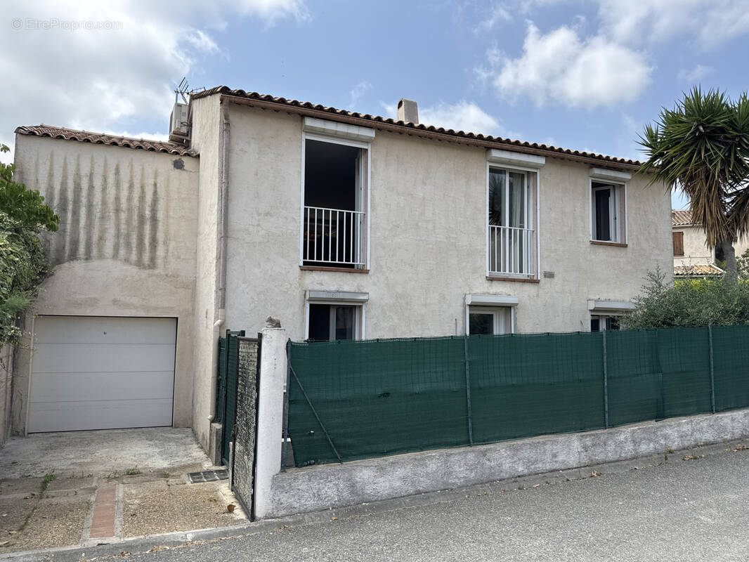 Maison à CARROS