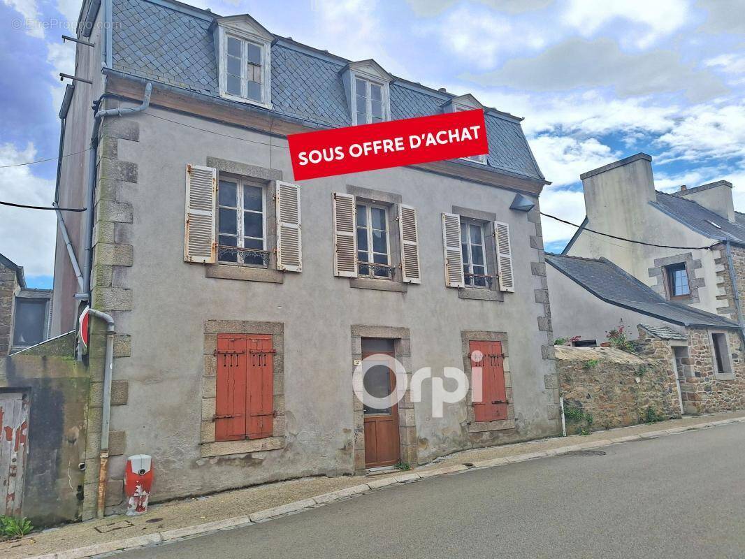 Maison à PLOUGASNOU
