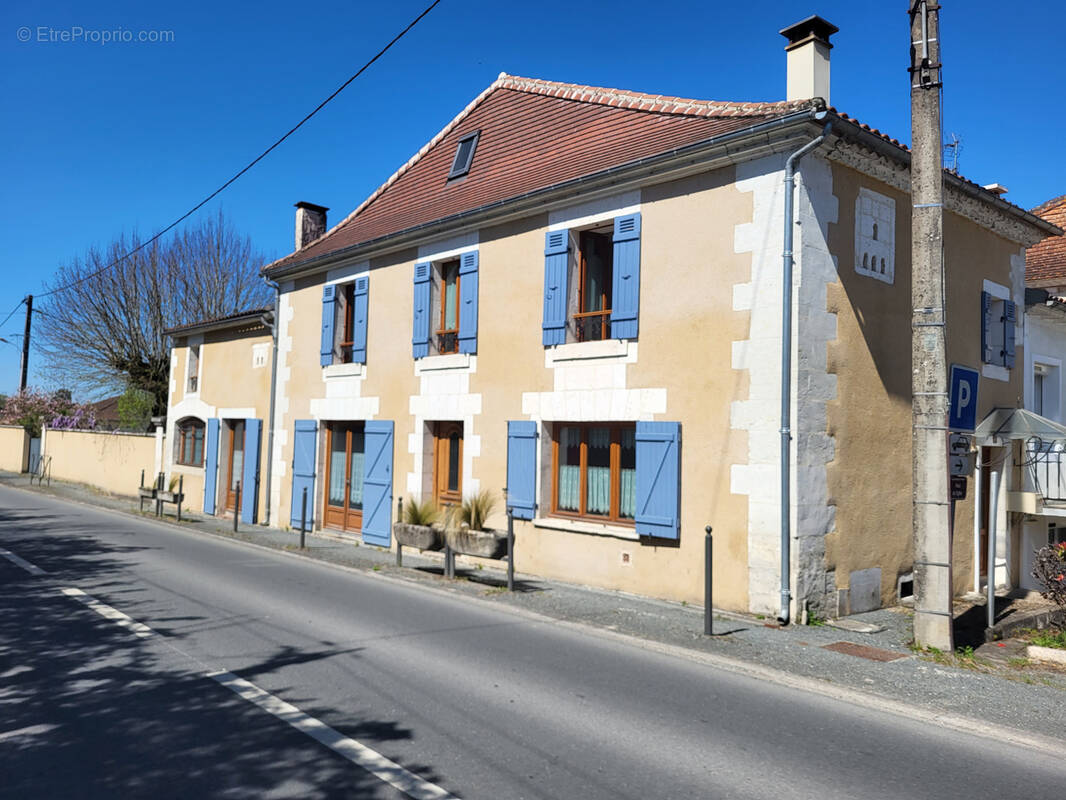 Maison à SAINT-MEARD-DE-DRONE
