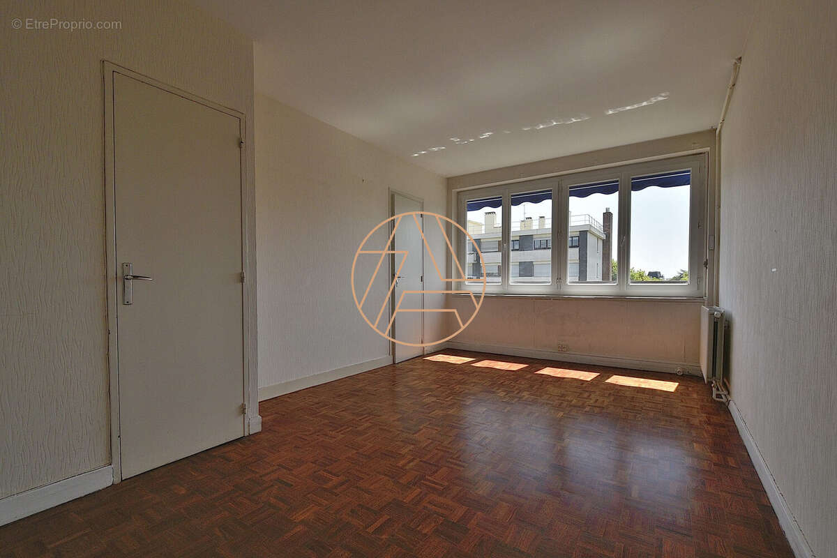 Appartement à SAINT-MAUR-DES-FOSSES