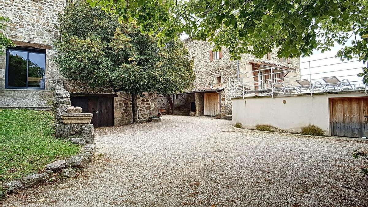 Maison à FELINES
