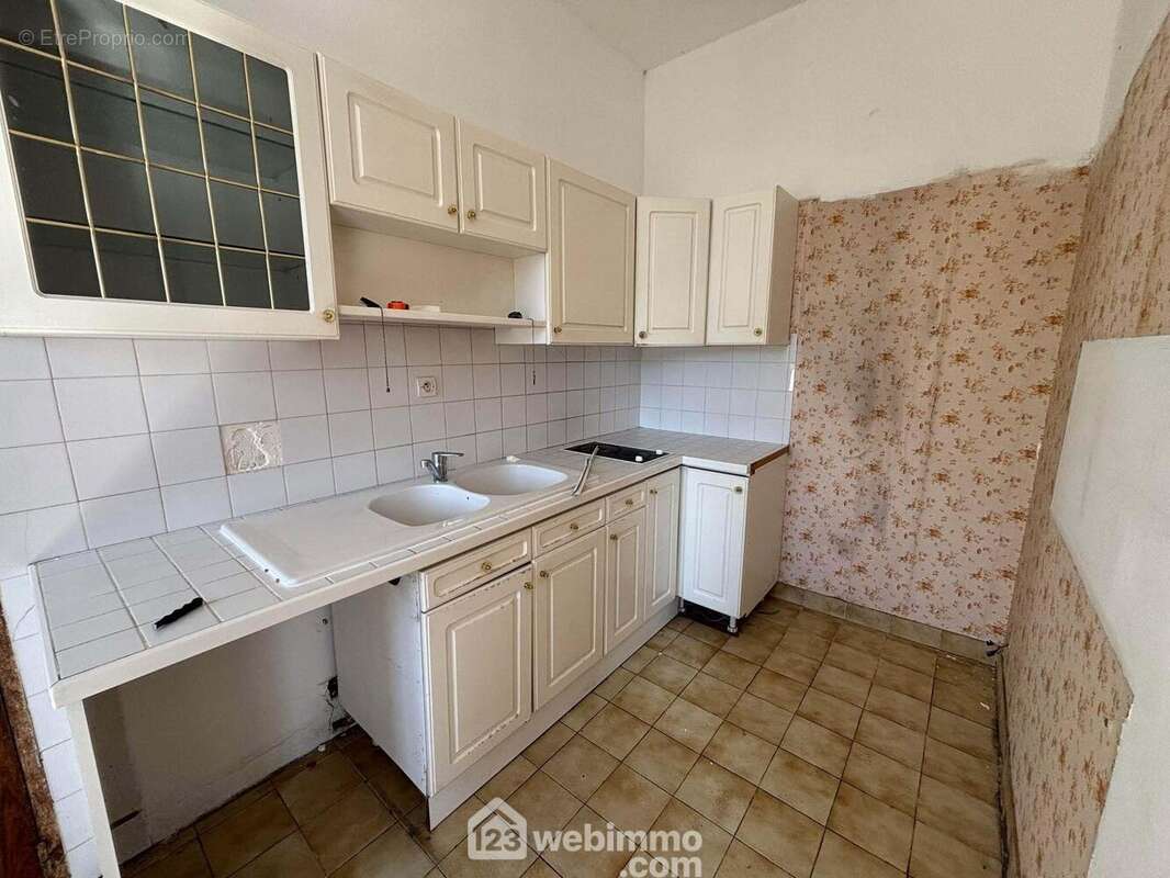 Une simple cloison pourrait être abbatue, - Appartement à CHATELLERAULT