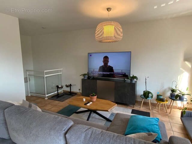 Appartement à COLLONGES-SOUS-SALEVE