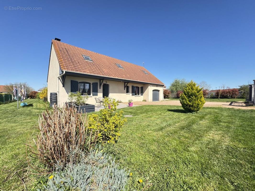 Maison à MONTLUCON