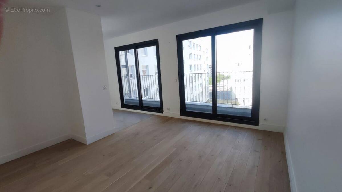 Appartement à PARIS-19E