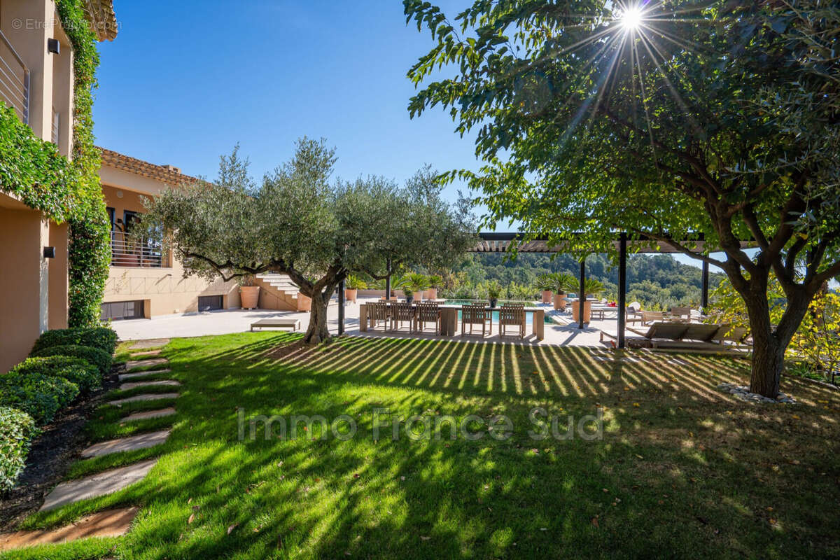 Maison à LA GARDE-FREINET