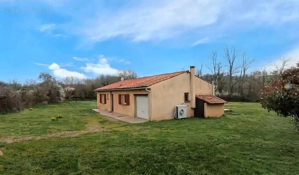 Maison à MONESTIES