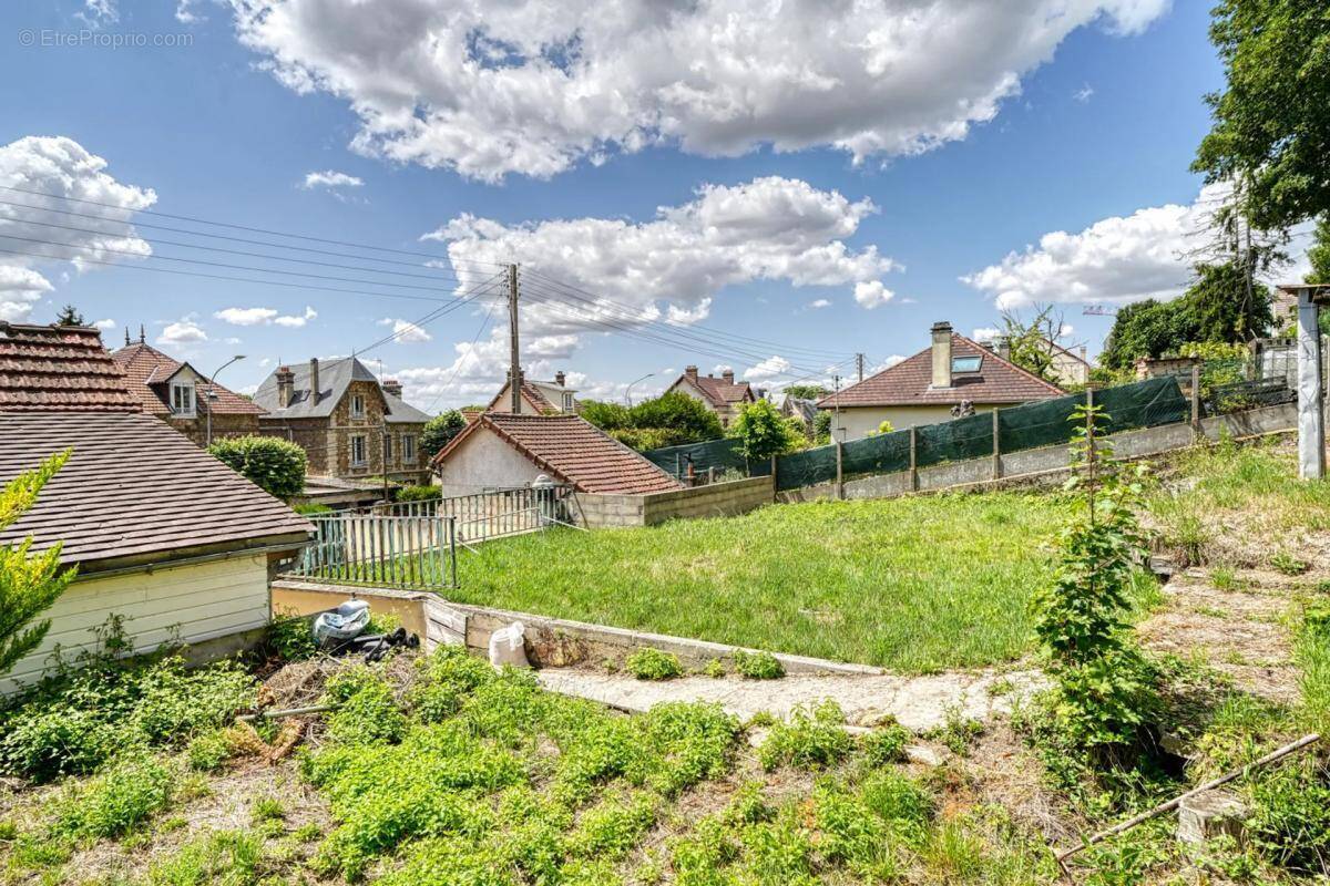 Appartement à JUZIERS