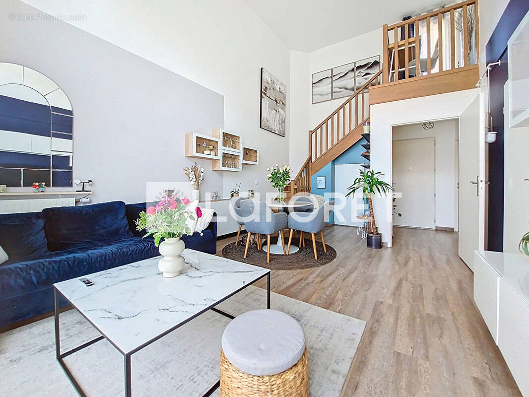 Appartement à MOISSY-CRAMAYEL
