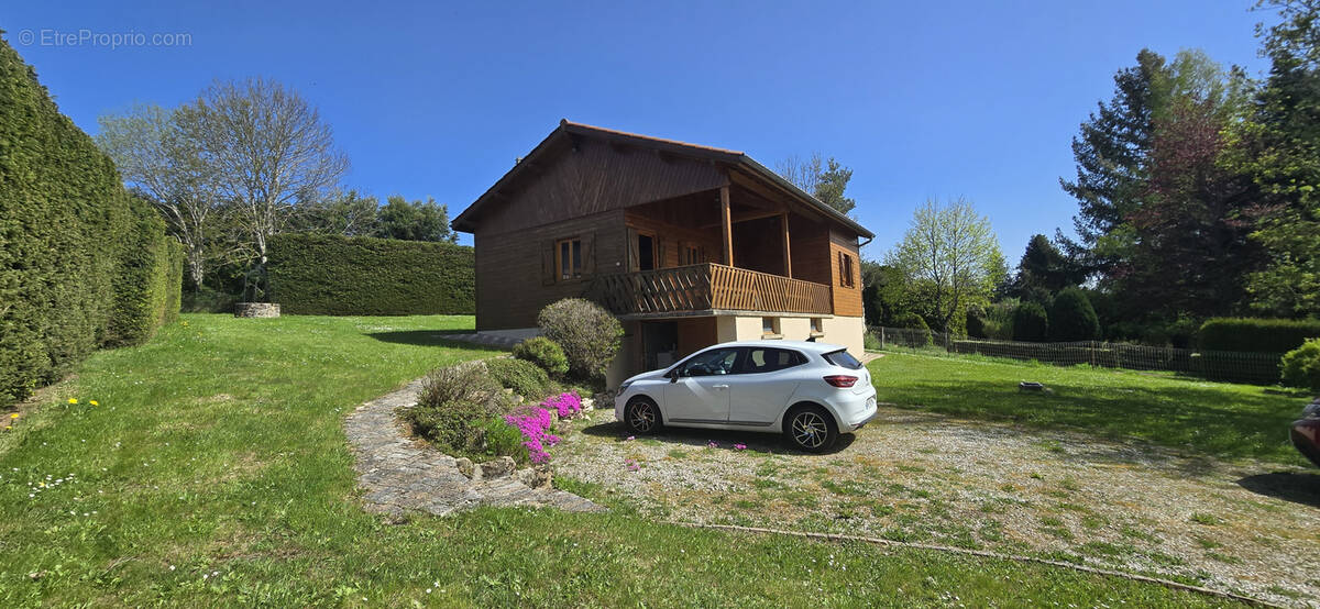 Maison à APINAC
