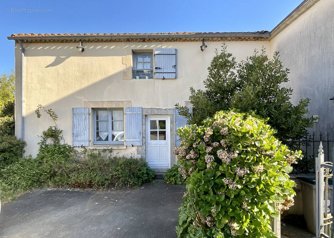 Maison à LE POIRE-SUR-VIE