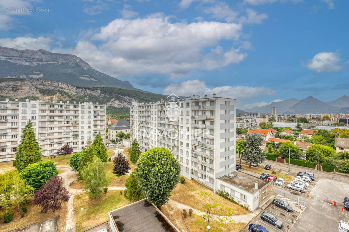 Appartement à LE PONT-DE-CLAIX