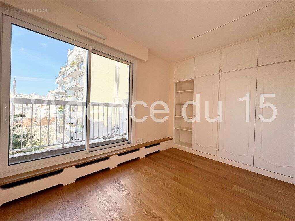 Appartement à PARIS-15E