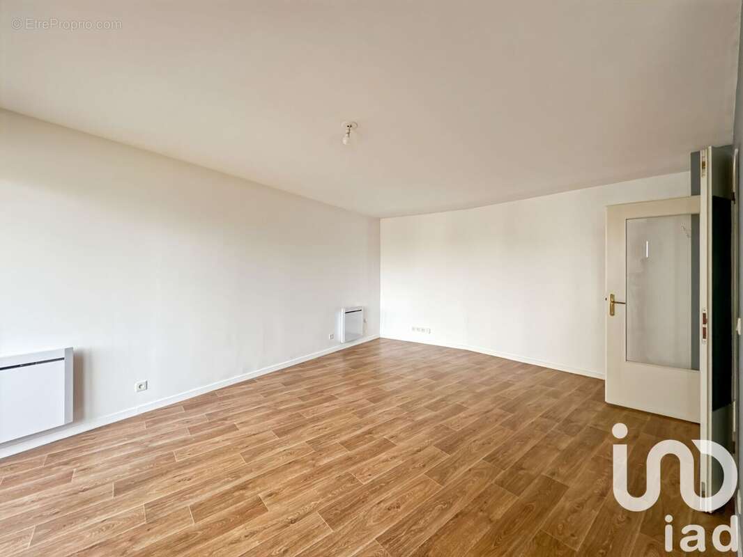 Photo 2 - Appartement à COMBS-LA-VILLE