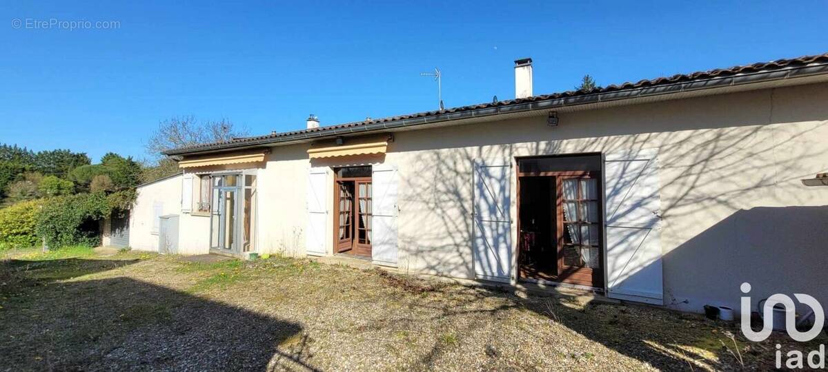 Photo 1 - Maison à SAINT-BENOIT