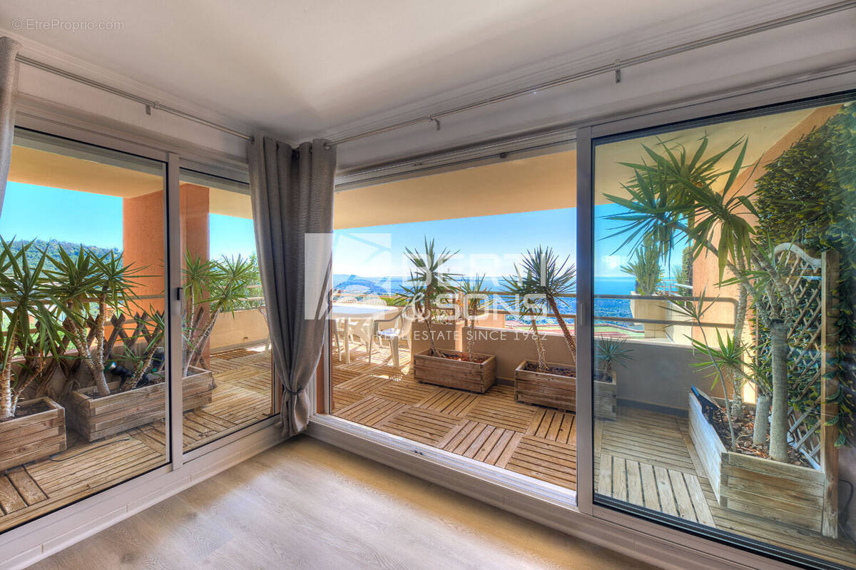 Appartement à MANDELIEU-LA-NAPOULE