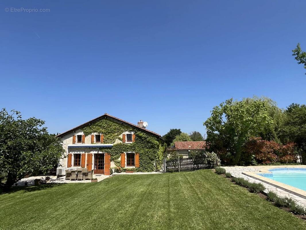 Maison à SAINT-PRIVAT-DES-PRES