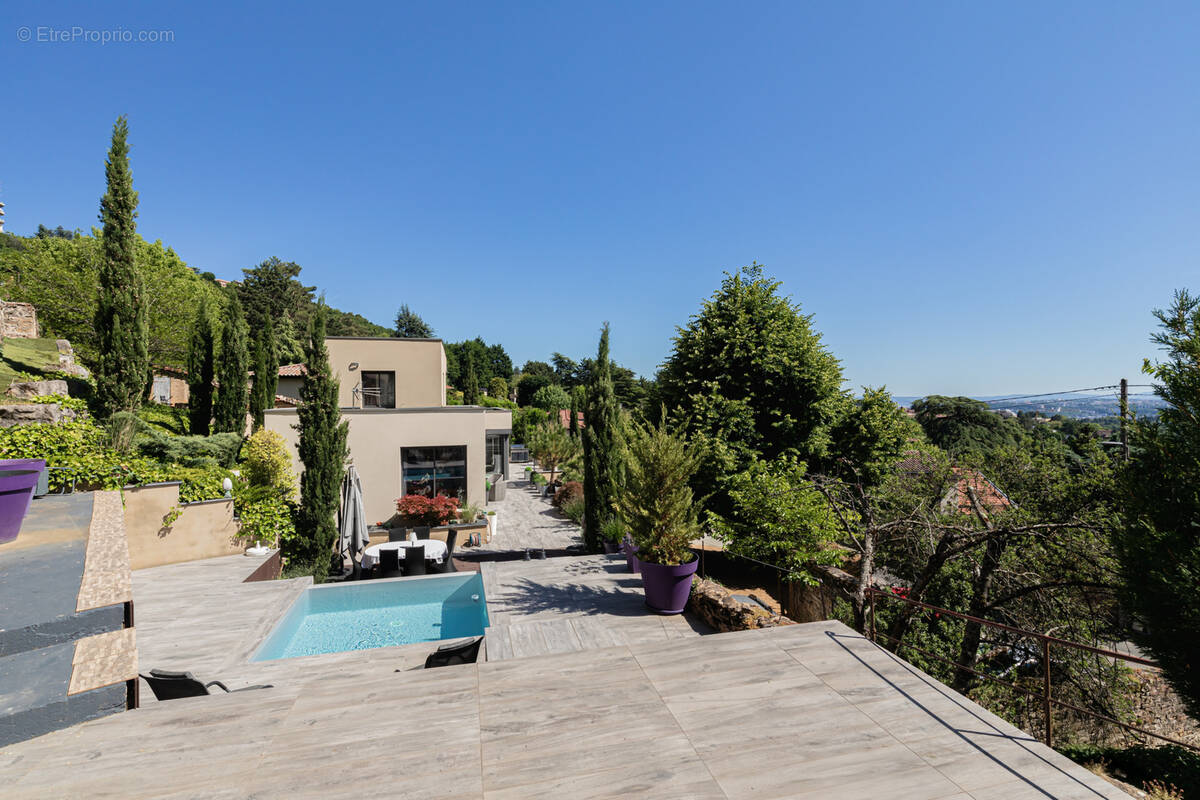 Maison à SAINT-CYR-AU-MONT-D&#039;OR
