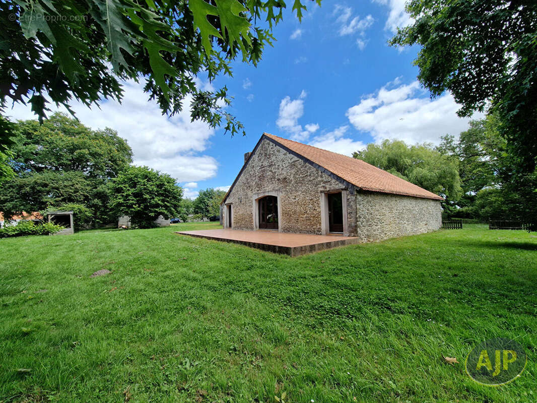Maison à PAULX