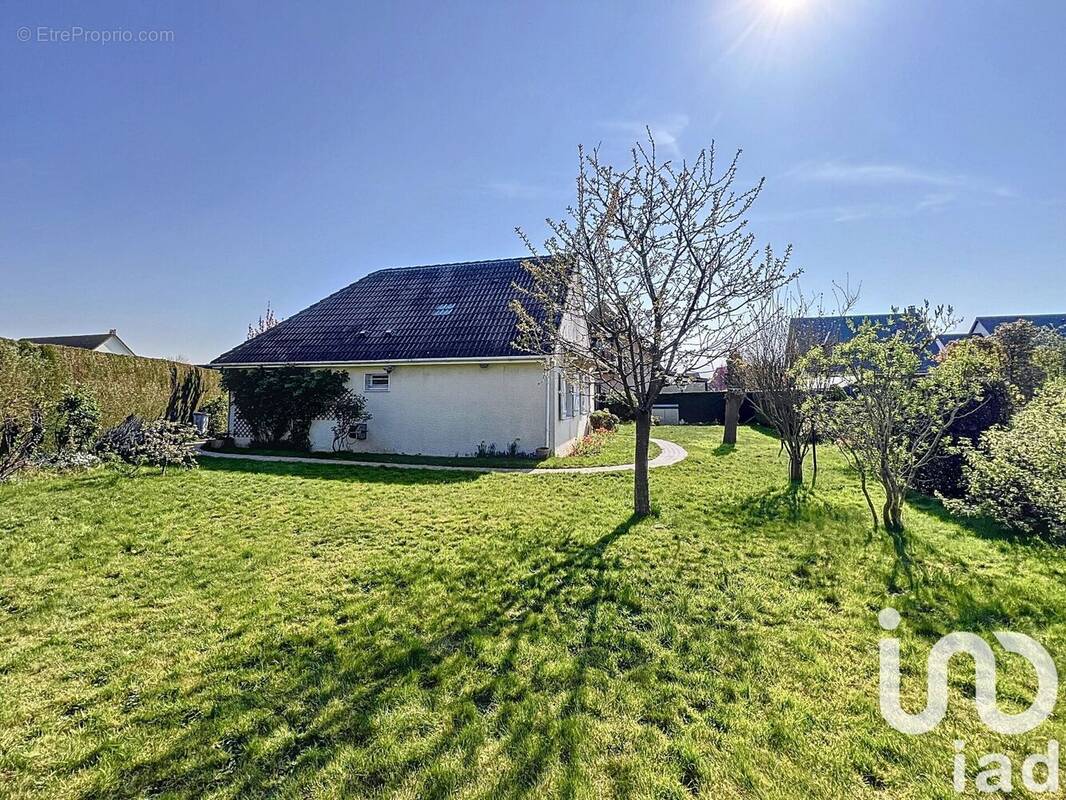 Photo 1 - Maison à LE MESNIL-ESNARD