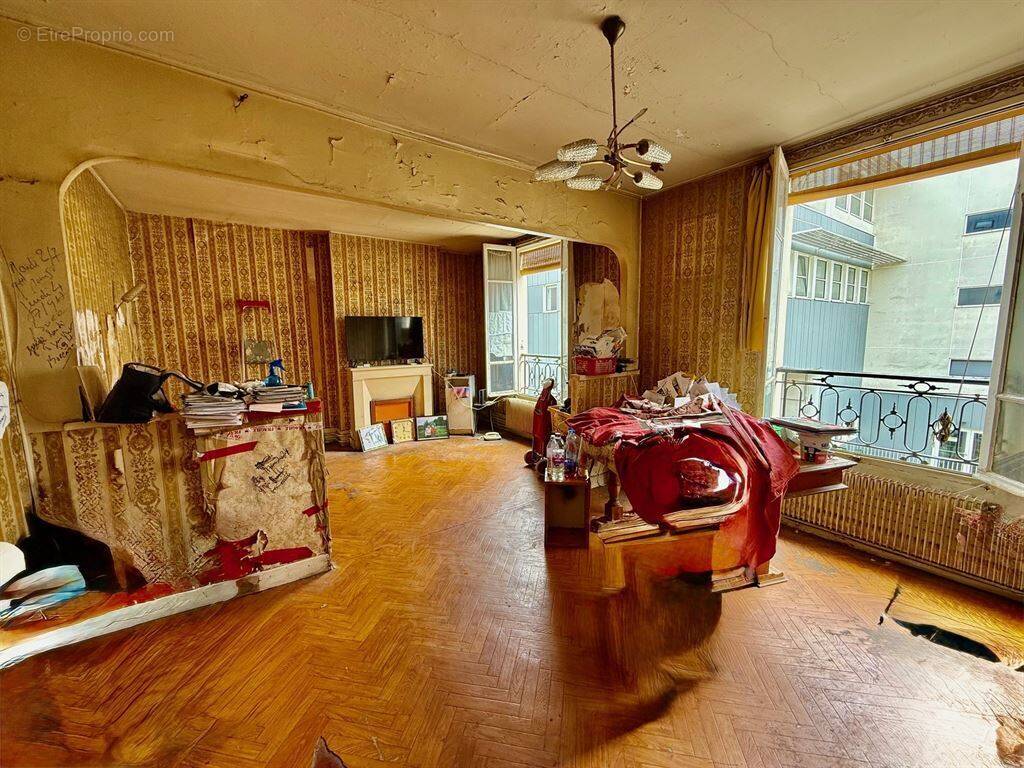 Appartement à PARIS-20E
