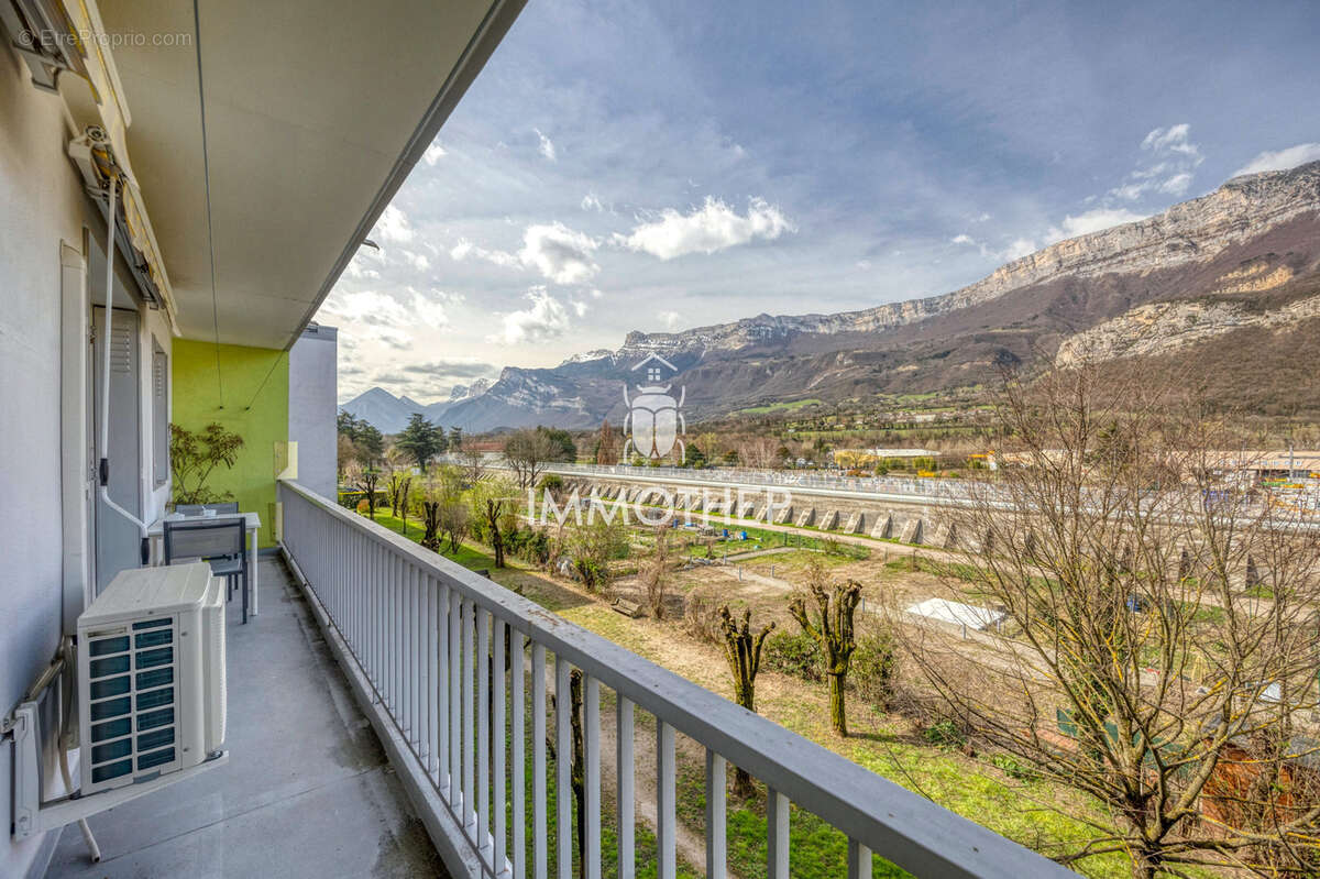 Appartement à LE PONT-DE-CLAIX
