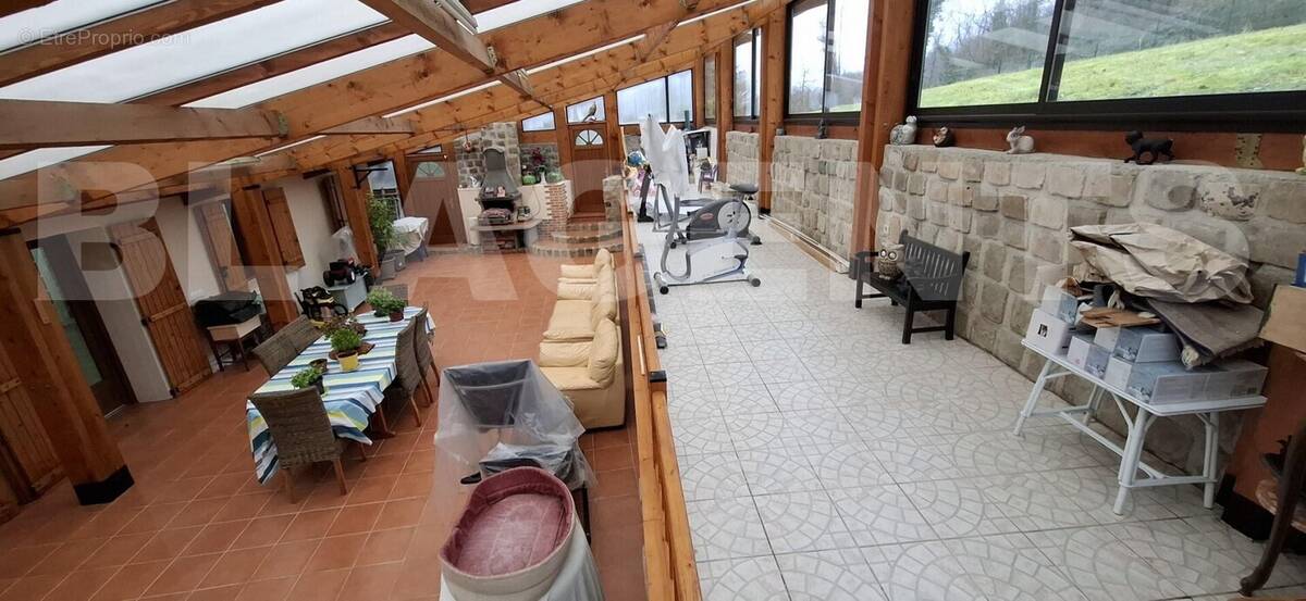 VERANDA 3 - Maison à POMMEUSE