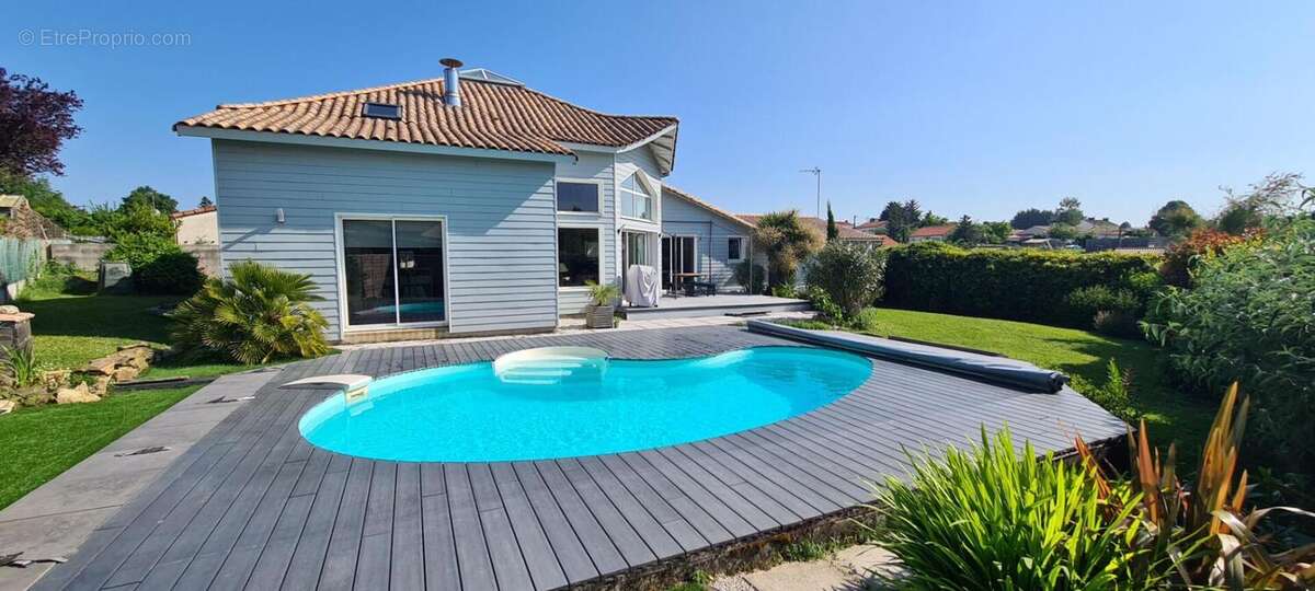 Maison à MOUZILLON