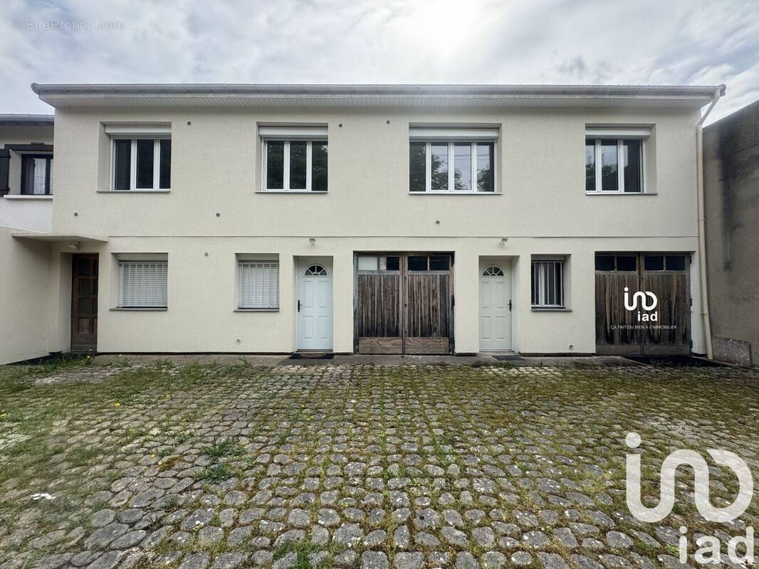 Photo 1 - Appartement à LE KREMLIN-BICETRE