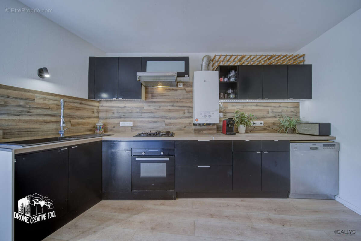 Appartement à CHATEL-SAINT-GERMAIN