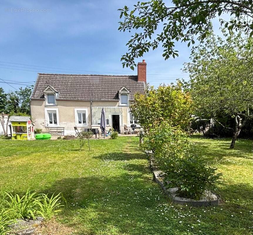 Photo 1 - Maison à MEHUN-SUR-YEVRE