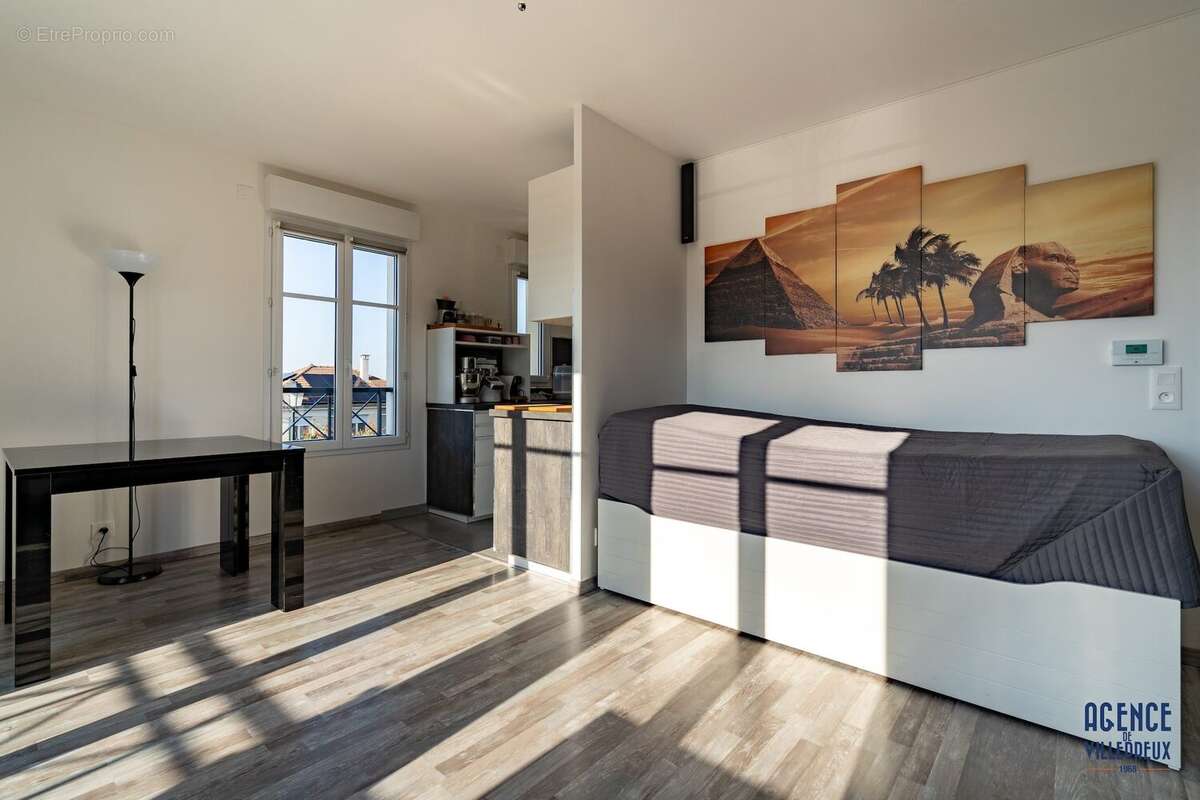 Appartement à LES CLAYES-SOUS-BOIS